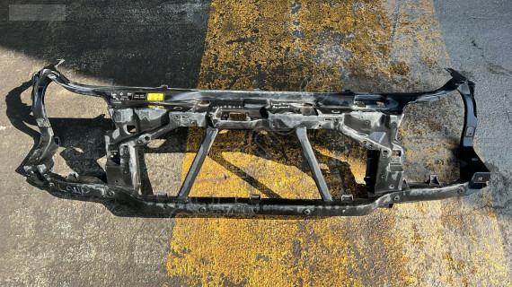 Land Rover Discovery 5 ön panel HY32-16E144