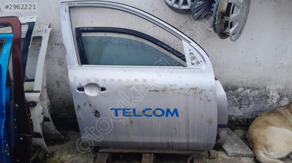 Nissan march sag on kapi yedek parça