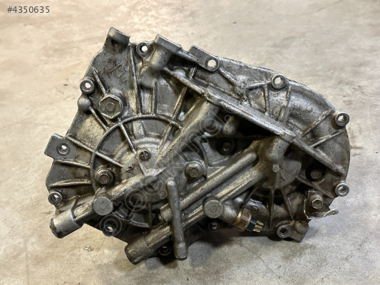 TOYOTA YARİS 1.33 CVT YAN KAPAĞI  2012-2017