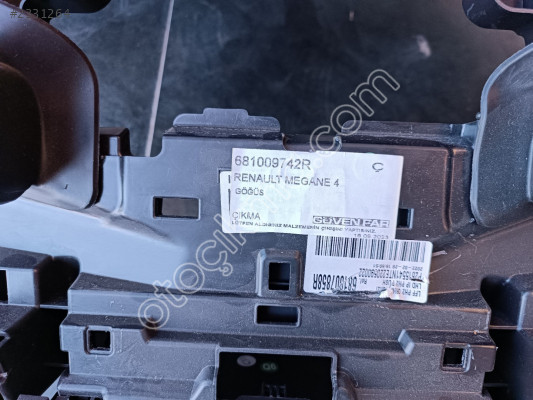 RENAULT MEGANE 4 ÖN GÖĞÜS 681009742R Ç