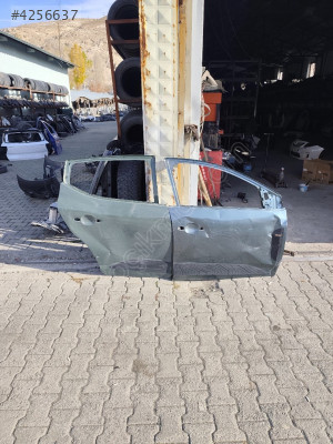 Dacia Sandero sağ ön kapı arka kapı 2019 2025