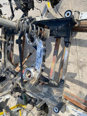 BMW F10 ÖN TRAVERS OTO FEDAİ