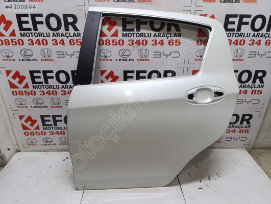 TOYOTA YARİS SOL ARKA KAPI ÇIKMA ORİJİNAL PARÇA