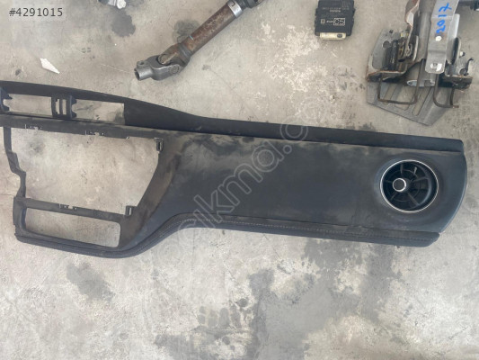 TOYOTA COROLLA 2017 Gögüst orta consol kaplaması çıkma