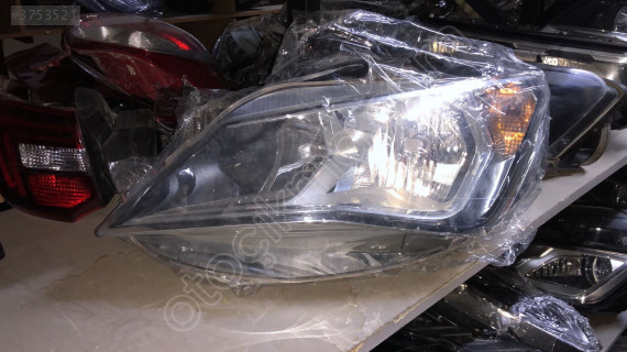 Seat İbiza 2013 model sağ far