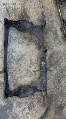 Audi A4 ön panel 15-19