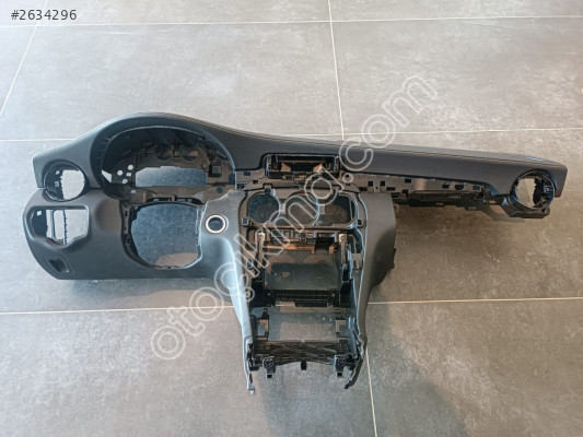 MERCEDES C W205 GÖĞÜS TORPİDO SİYAH DİKİŞLİ 2056801704 SY