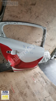 FORD FOCUS SAĞ ARKA KAPI ÇIKMA ORJİNAL BEYAZ 2020