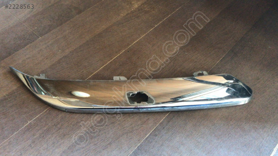CHRYSLER 300C ÖN TAMPON SAĞ ÇITASI