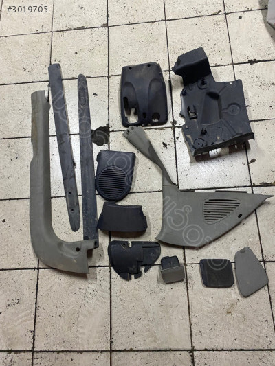 CLİO 2 İÇ PLASTİK PARÇALAR ORJİNALL ÇIKMA PARÇAA