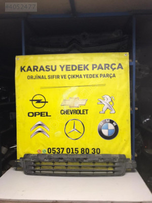 Opel Zafira D Ön Tampon Üst Orta Izgara  9812146277