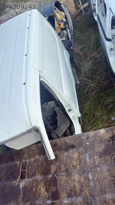 2016 Connect kesme sol arka çamurluk