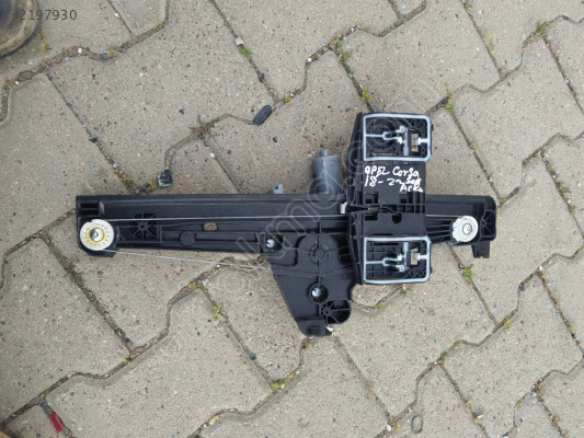 2018 2022 Opel Corsa sag arka cam kirikosu