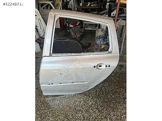 RENAULT CLİO SOL ARKA KAPI ÇIKMA ORJİNAL