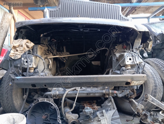 NAVARA ÖN TAMPON DEMİRİ