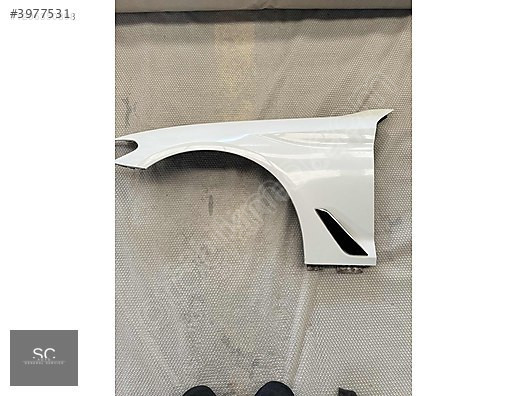 BMW G30 SOL BEYAZ ÇAMURLUK BOYASIZ BRAKETLERİ ÜSTÜNDE