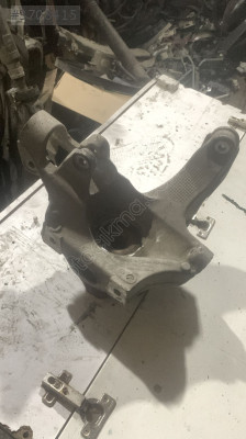 982505436A porsche boxster sağ arka direksiyon mafsalı taşıyıcı