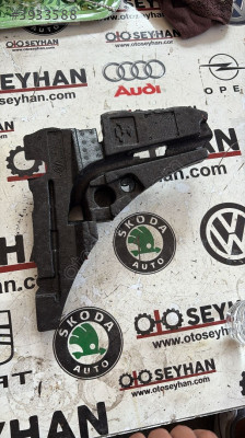 5H0012115C vw golf 8 bijon anahtarı yuvası