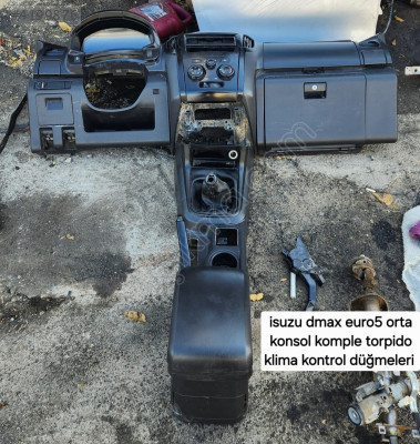 ISUZU DMAX EURO5 ORTA KONSOL TORPİDO                   (XS411S25)