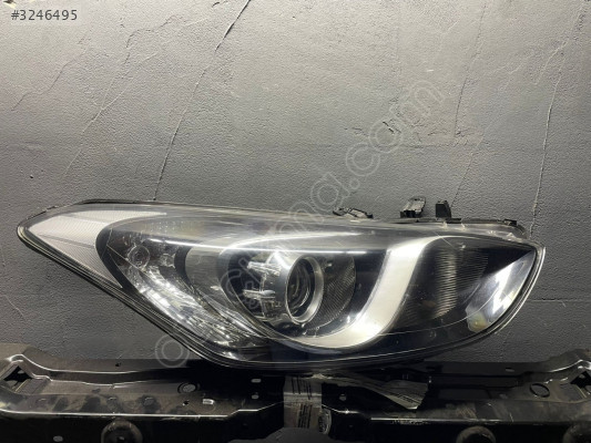 HYUNDAİ i30 2013 2018 SAĞ ÖN FAR ÇIKMA ORJİNAL 92102-A6100