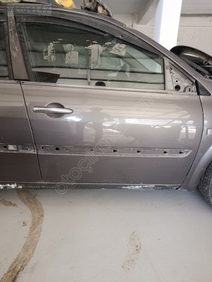 MEGANE 2 SAĞ ÖN KAPİ ARAÇTAN SÖKME ÇIKMA