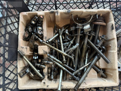 FORD TRANSİT CUSTOM MOTOR VİDALARI