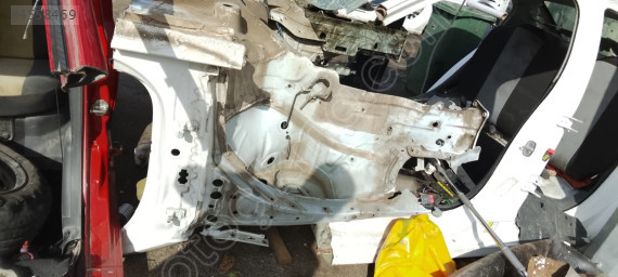 AUDİ A3 SAĞ ŞASİ ÇEYREK