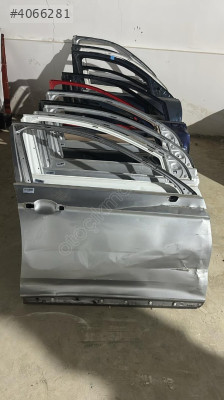 Volkswagen passat 15-21 sağ ön kapı ufak hasarlı