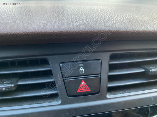 2015 Hyundai İ20 Dörtlü Flaşör Düğmesi