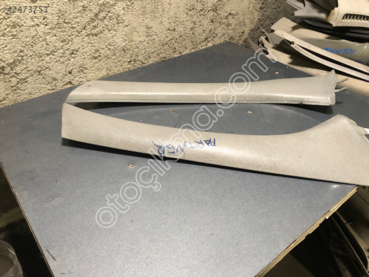 PEUGEOT PARTNER ÖN DİREK PLASTİĞİ