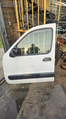 Renault Kangoo sol ön kapı
