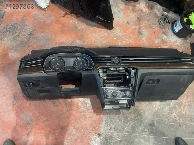 Passat B8 Çıkma Ön Göğüs Torpido 3G1857003