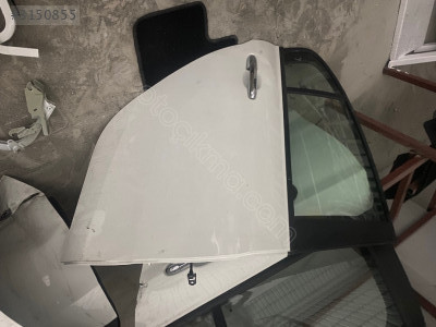 Fiat egea sağ arka kapı dolu hatasız beyaz