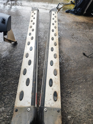 FORD CONNECT MARŞPİYEL PLASTİĞİ SAĞ SOL OTO FEDAİ