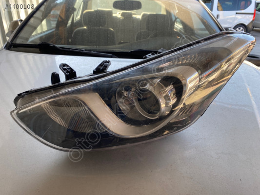 Hyundai İ30 sağ far