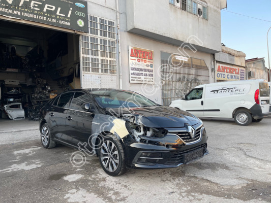 RENAULT MEGANE 4 1.3 TCE ROT-ROTİL HATASIZ HURDA BELGELİ