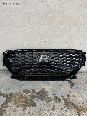 2017 2018 Hyundai i30 çıkma ön panjur elmaslı