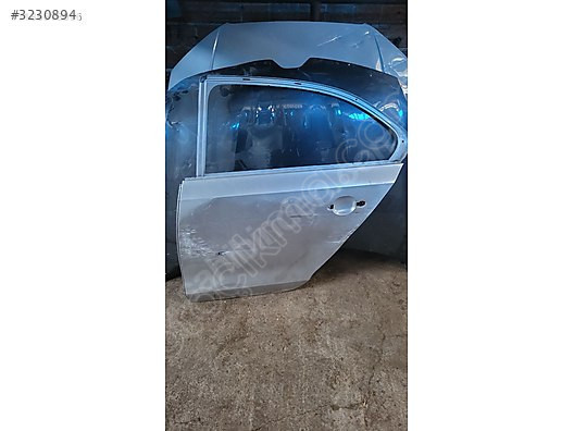 VOSVOGEN JETTA SOL ARKA KAPİ ORJİNAL ÇİLEK OTO ÇIKMA