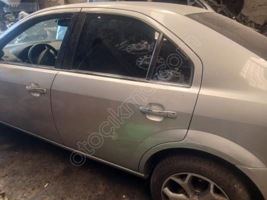 FORD MONDEO SOL ARKA KAPI ÇIKMA