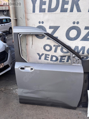 Courier sağ ön kapı