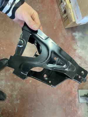 BMW Kaput Kilid Sacı Sağ / 7 Kasa F01
