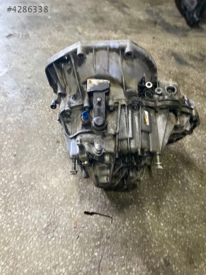 RENAULT TRAFİC 2 . 6 ileri şanzıman