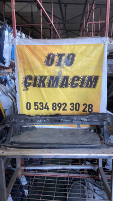 VW Tiguan İçin Ön Tampon Demiri - Oto Çıkma Parçalar