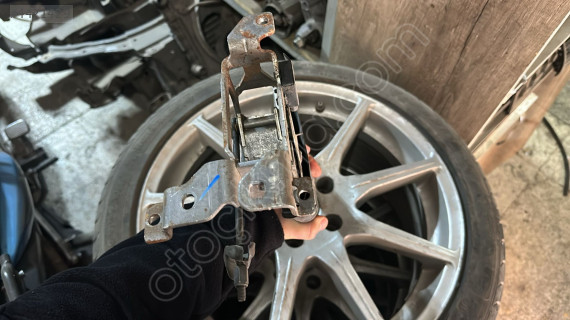 2008-2012 SKODA OCTAVİA EL FREN TABANCASI ORJ ÇIKMA