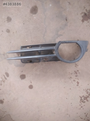 A3 SİS FARI ÇERÇEVESİ TAMPON ÇITASI 8P0807681A