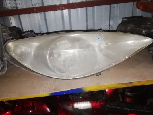 Peugeot 207 Modeli İçin Sağ Ön Far - Çıkma Parça