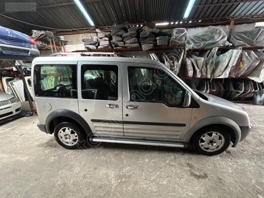 FORD CONNECT ORİJİNAL HATASIZ SAĞ ÖN KAPI