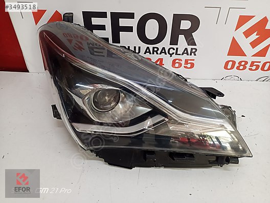 TOYOTA YARİS LEDLİ SAĞ FAR ÇIKMA ORİJİNAL PARÇA 2017-2019