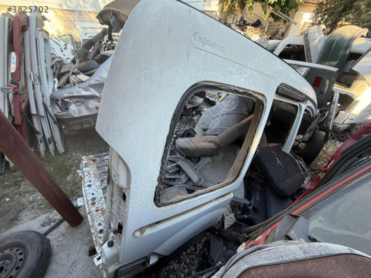RENAULT KANGOO SAĞ ARKA ÇAMURLUK ORJİNAL ÇIKMA 98-08 MODEL