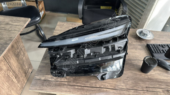 TESLA MODEL Y 2025 LED SOL FAR 1918350-00-D